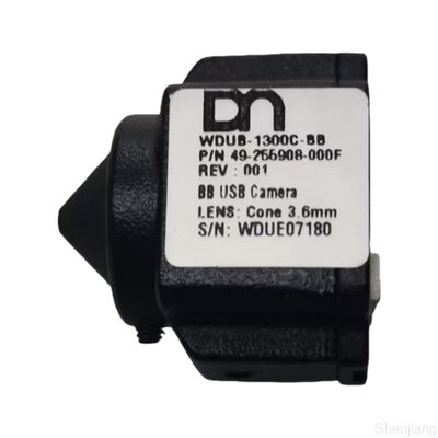 La caméra est équipée d'un connecteur USB.